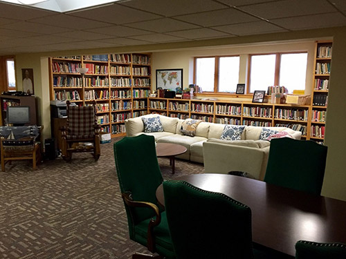 Library in the lower level of the Manresa Prayer House