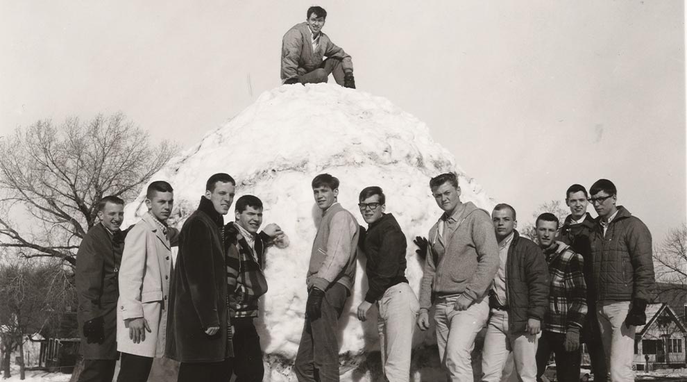 Students with 15' snowball in 1965