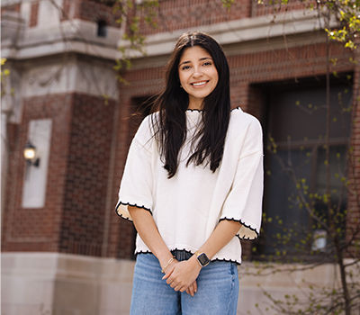 Sara Avila headshot