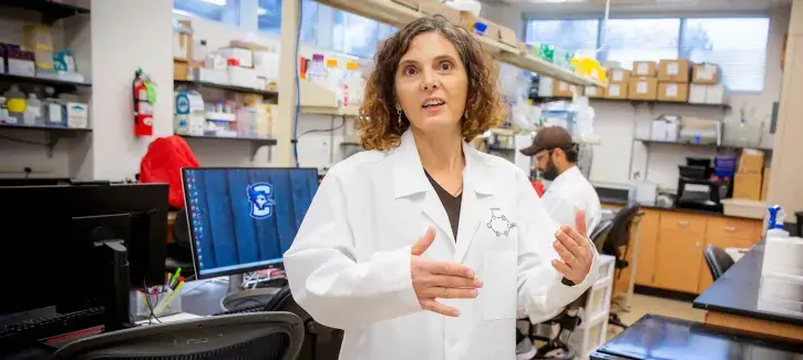 Marisa Zallocchi in the lab.