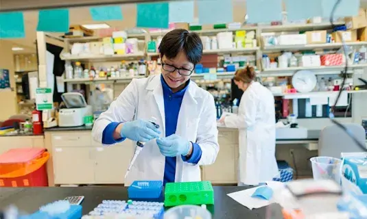 Medicine summer fellowship student