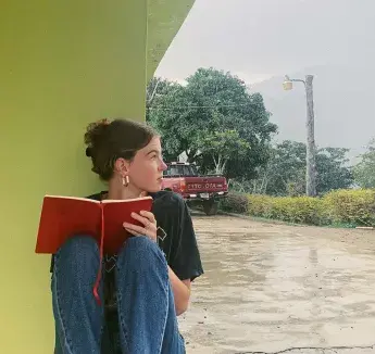 Ella Thompson, Global Scholars Graduate