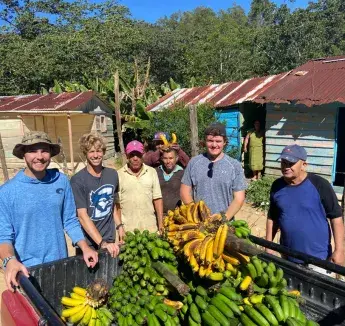 Students in DR campo