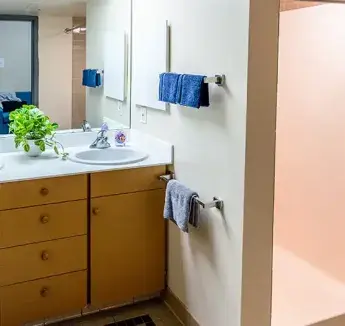 McGloin bathroom space.