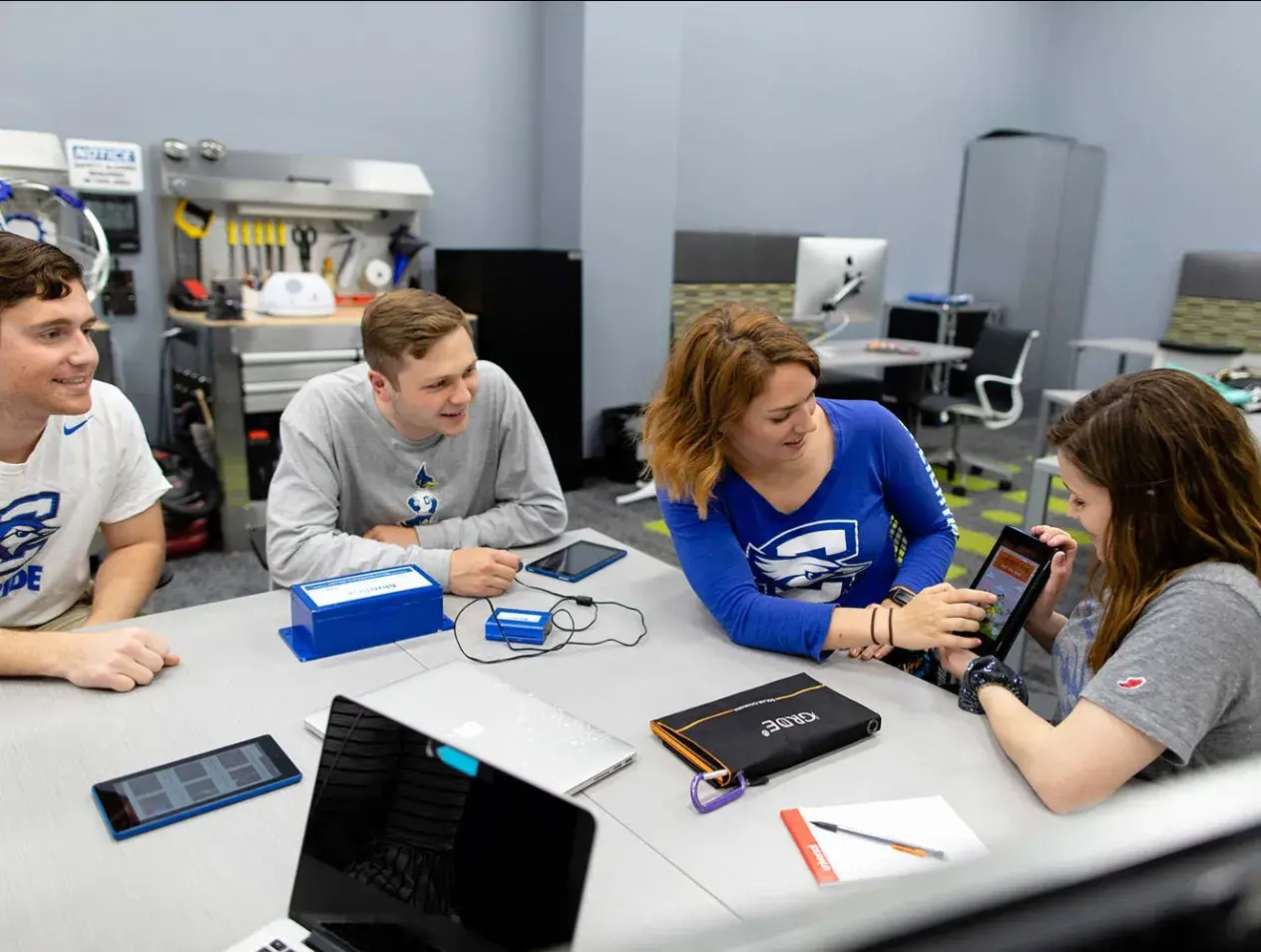 Students collaborating in Radlab