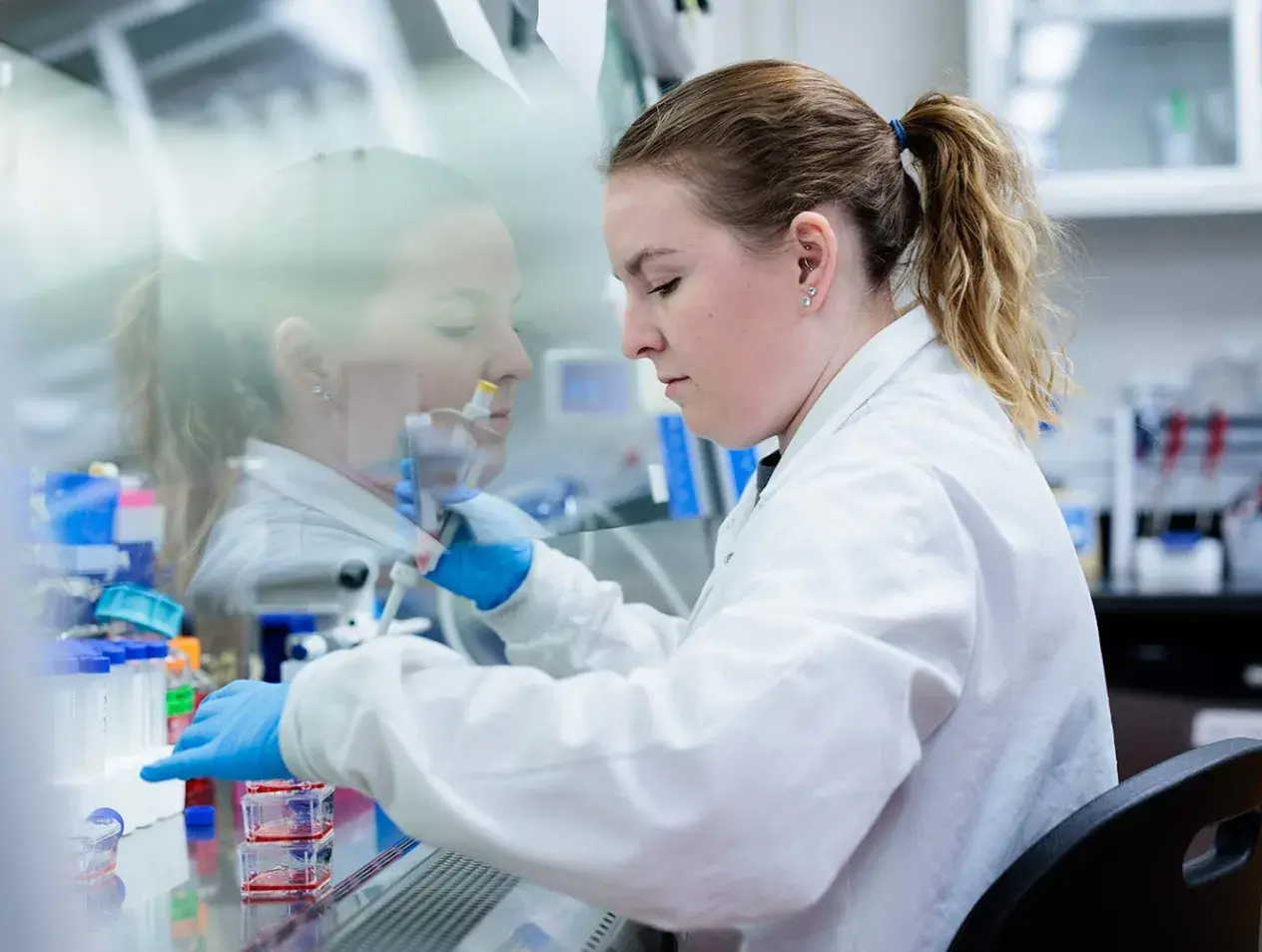 Student working in basic science lab