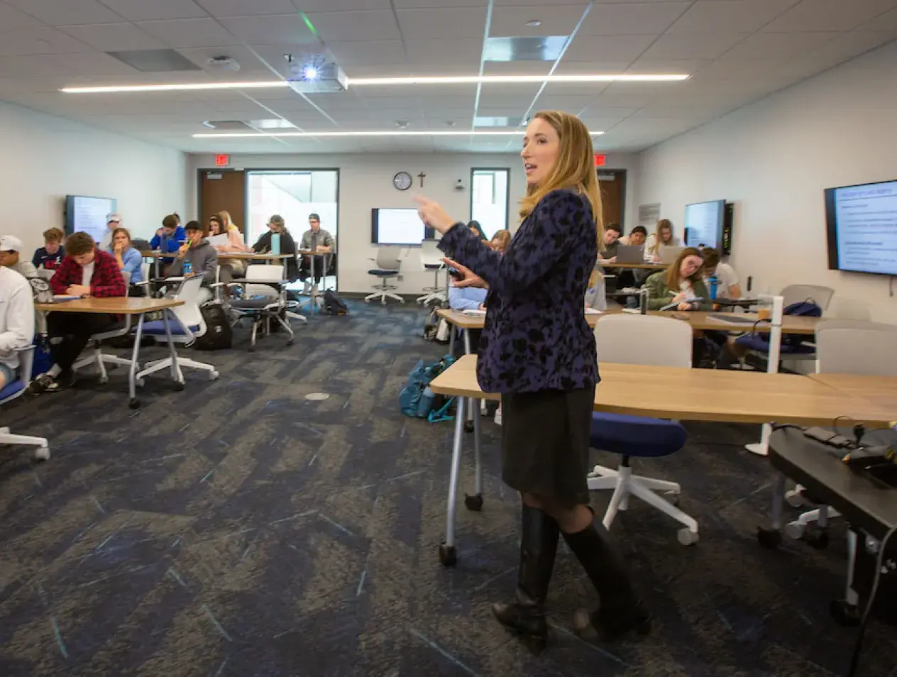 Heider classroom with faculty using projector.