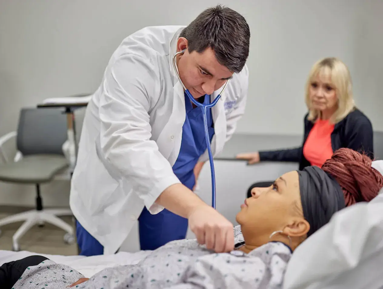 Patient care practice in simulation lab.