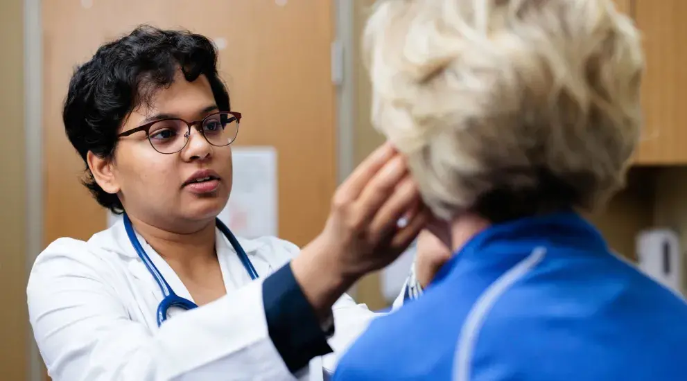 Dr examining patient