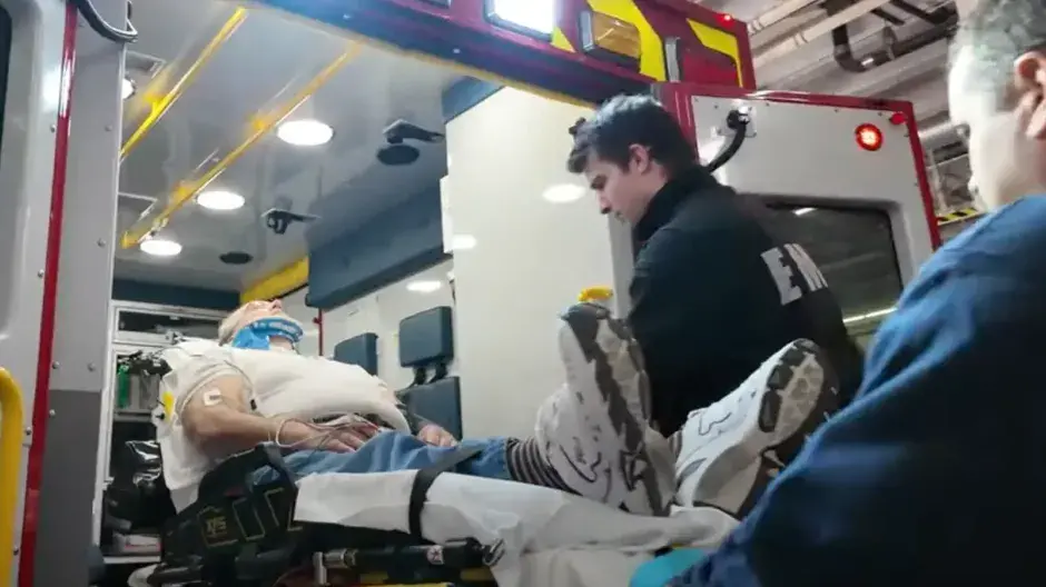 Paramedicine ambulance training.